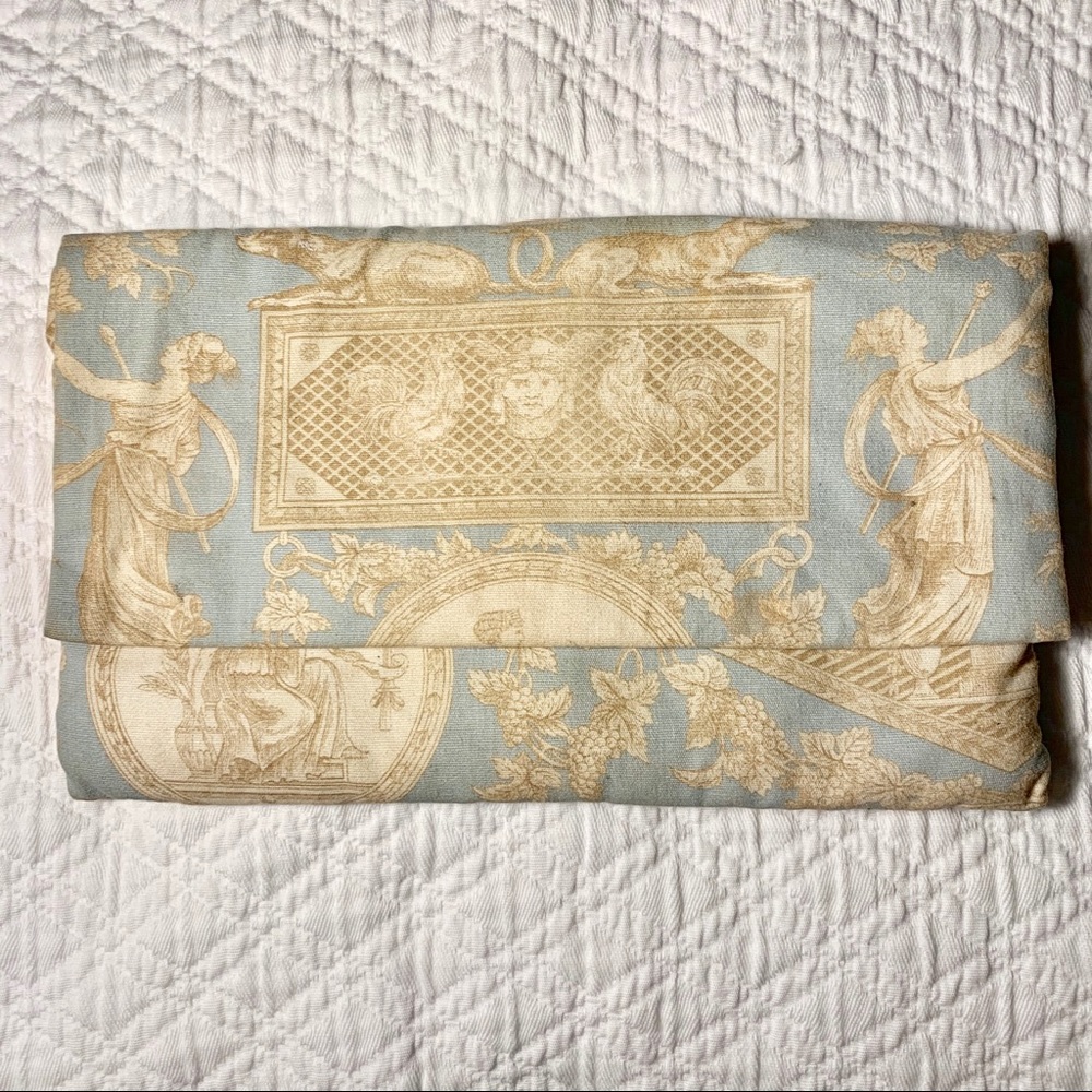 Envelope clutch